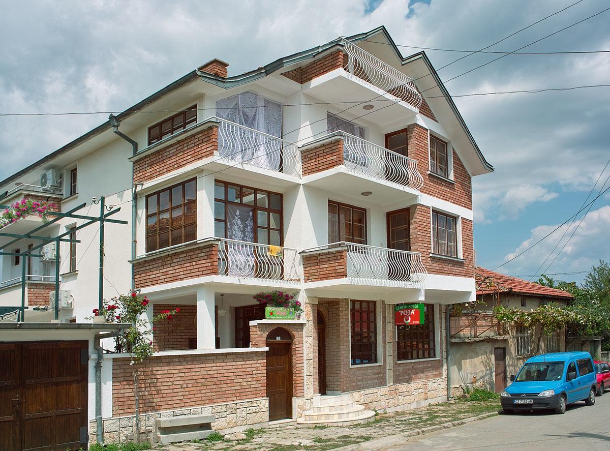 Family Hotel Rose Pavel Banya Bagian luar foto