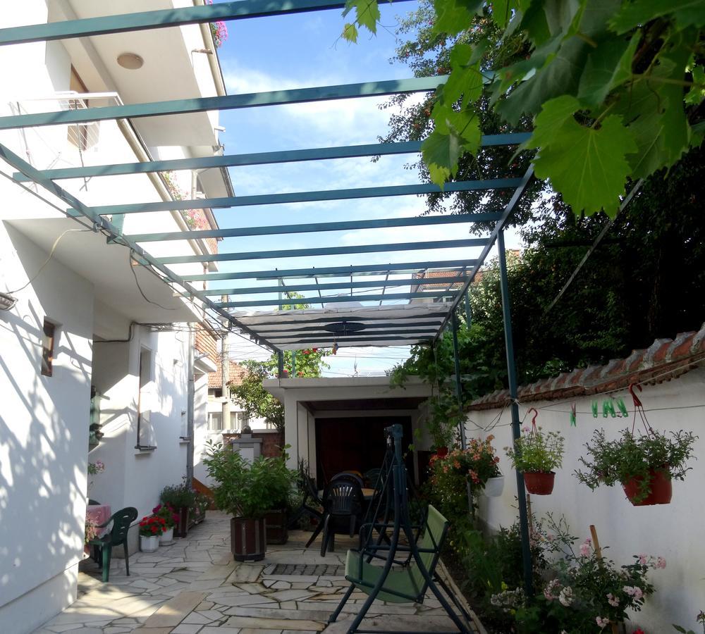 Family Hotel Rose Pavel Banya Bagian luar foto